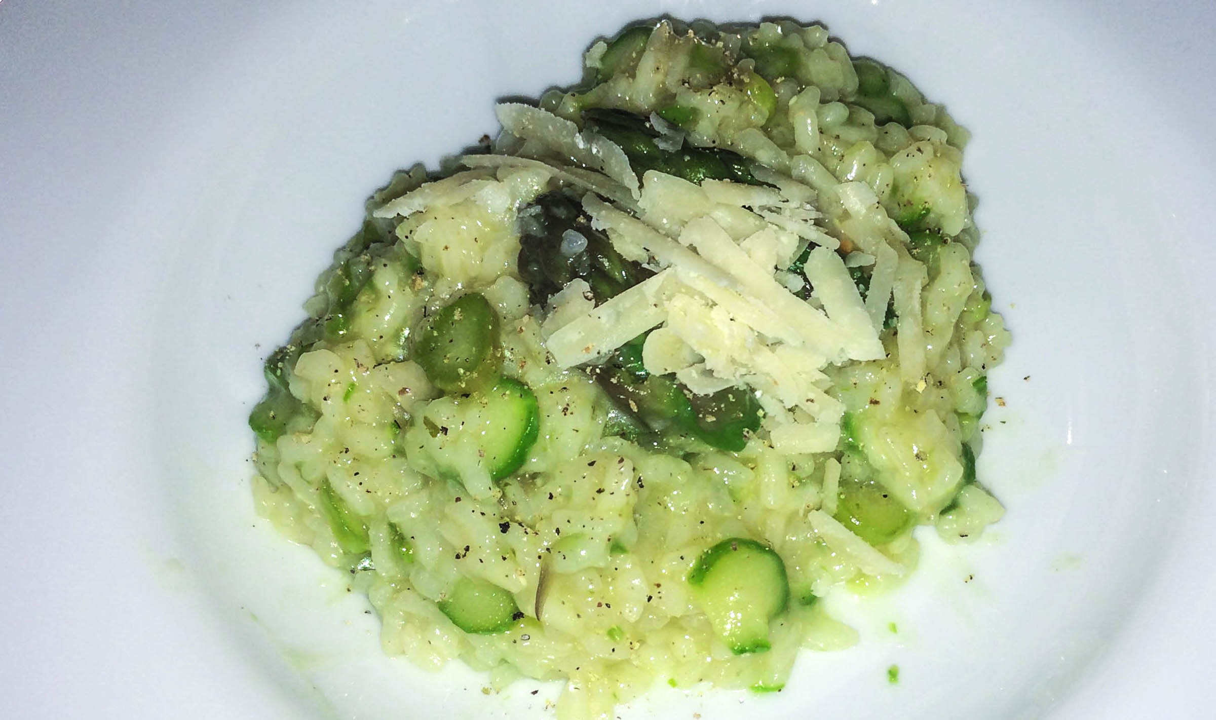 Risotto mit grünem Spargel – vegetarisch, frisch und lecker!